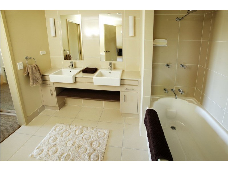 820 12 Gregory Street, Westcourt QLD 4870
