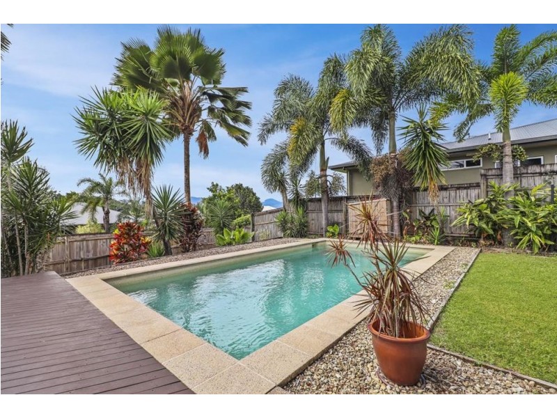 104 McFarlane Drive, Kanimbla QLD 4870