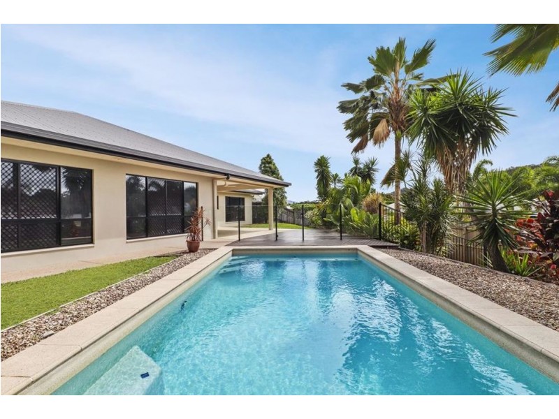 104 McFarlane Drive, Kanimbla QLD 4870