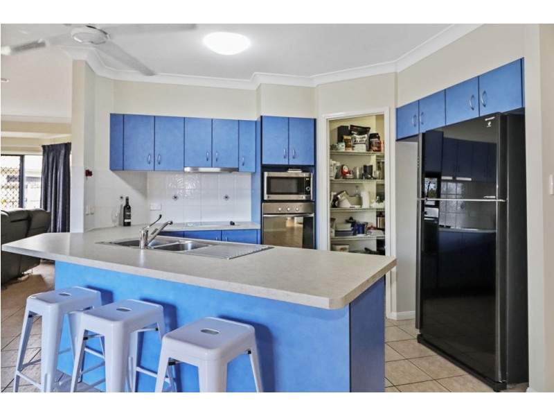 20 Lucy Close, Kanimbla QLD 4870