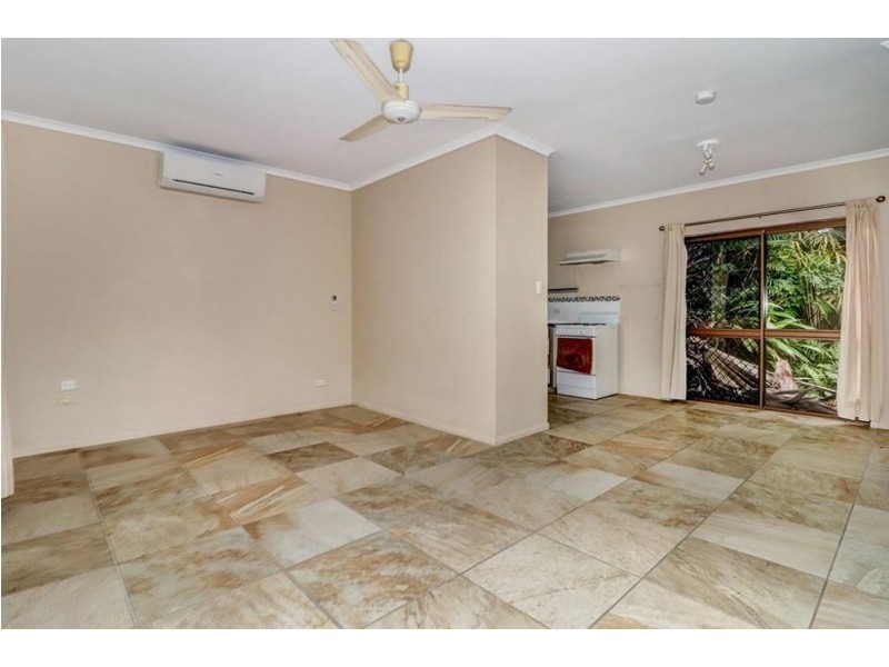 2/6-10 Holmes Street, Stratford QLD 4870