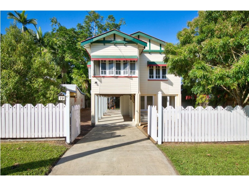 19 Glenlea Street, Edge Hill QLD 4870