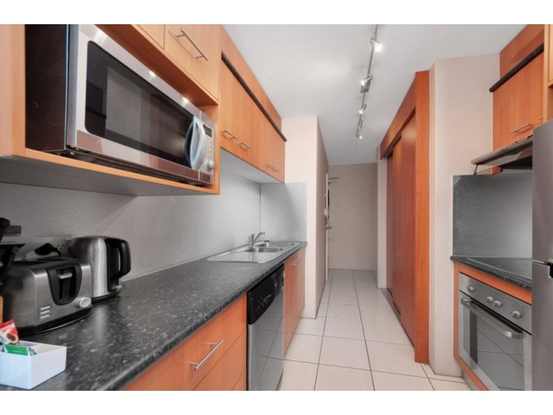 19/239 Lake Street, Cairns North QLD 4870