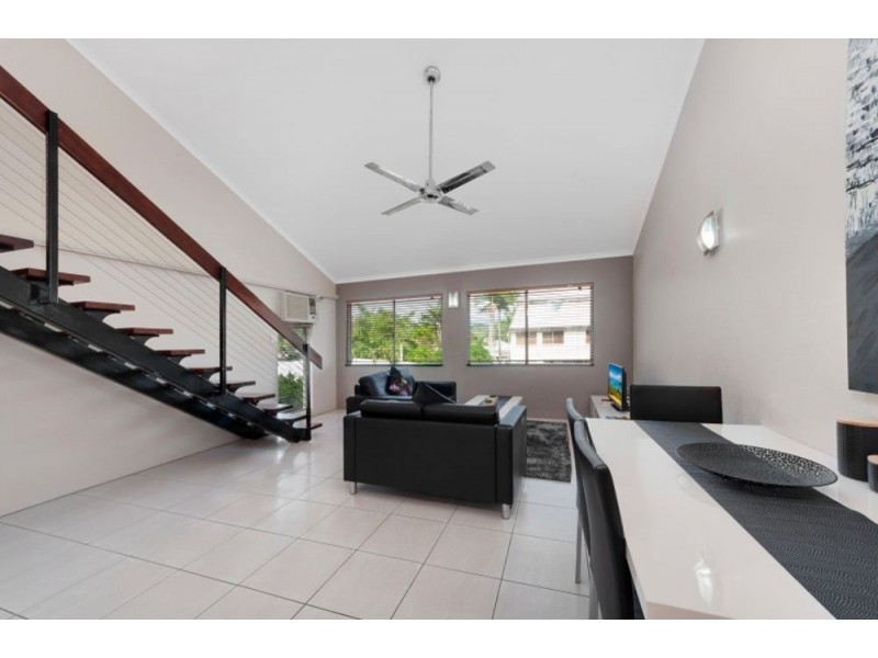 19/239 Lake Street, Cairns North QLD 4870