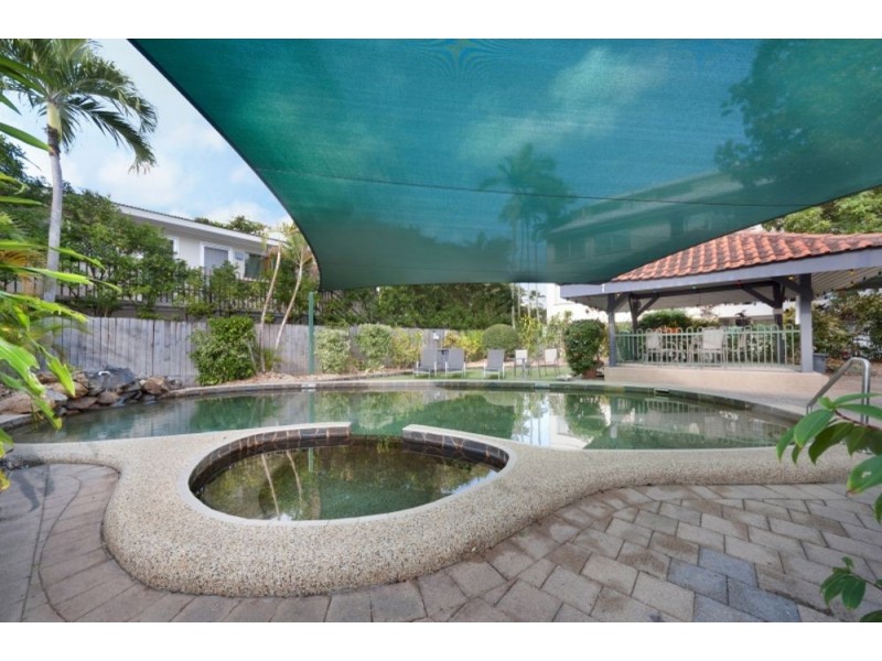 19/239 Lake Street, Cairns North QLD 4870