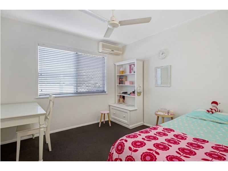 39 Hillview Crescent, Whitfield QLD 4870