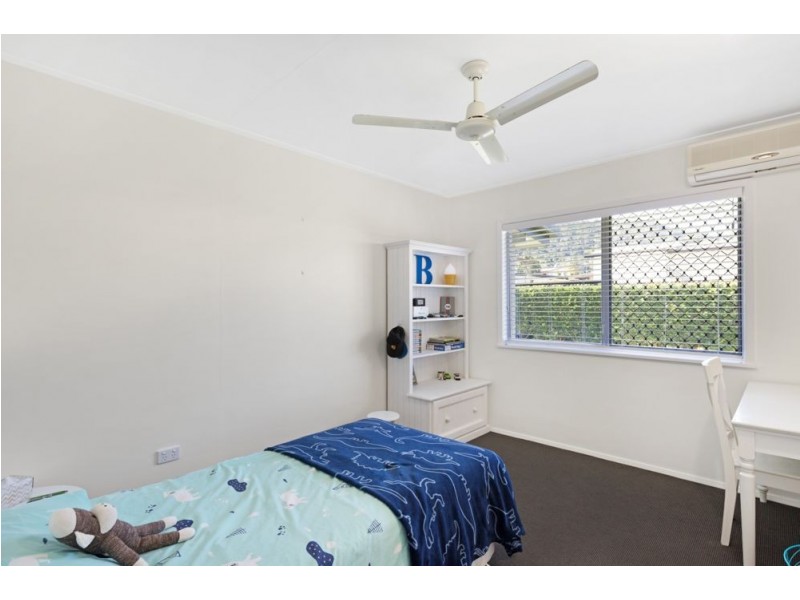 39 Hillview Crescent, Whitfield QLD 4870