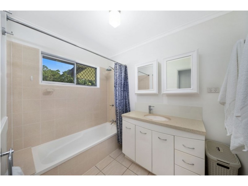 39 Hillview Crescent, Whitfield QLD 4870