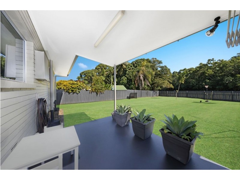 39 Hillview Crescent, Whitfield QLD 4870