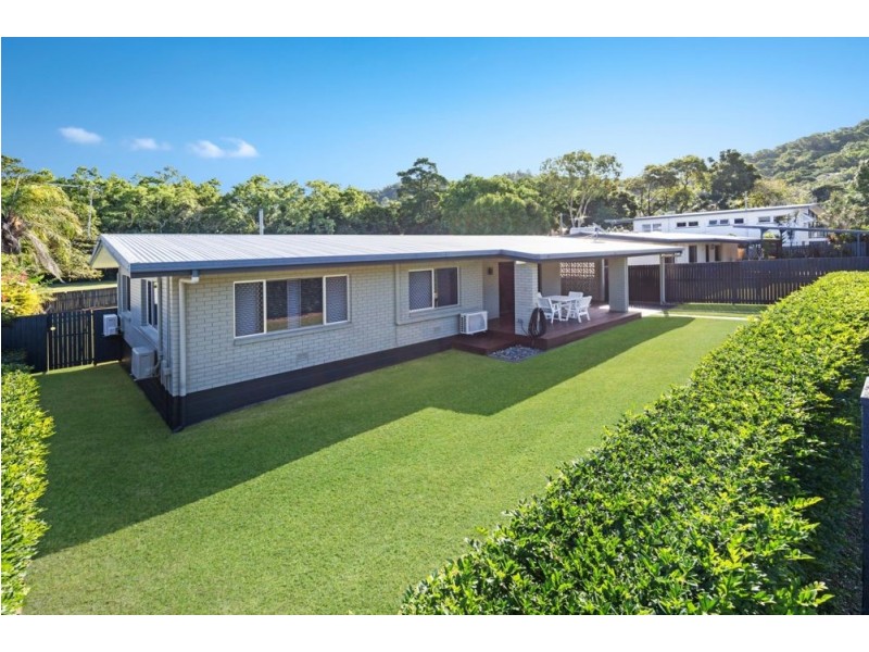 39 Hillview Crescent, Whitfield QLD 4870