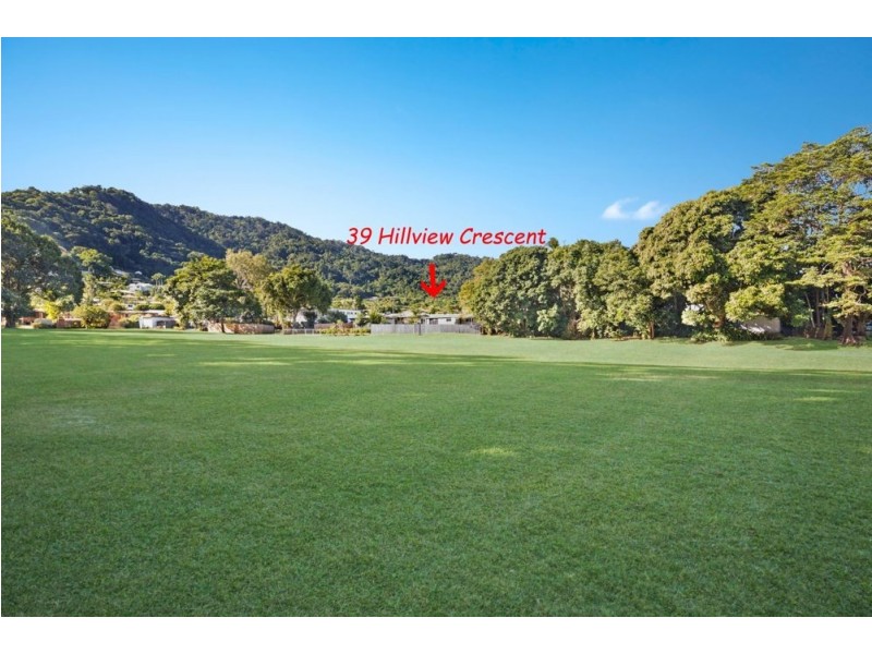 39 Hillview Crescent, Whitfield QLD 4870