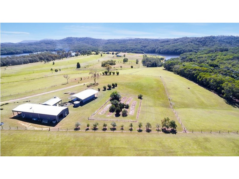 32 Halbert Close, Barrine QLD 4872