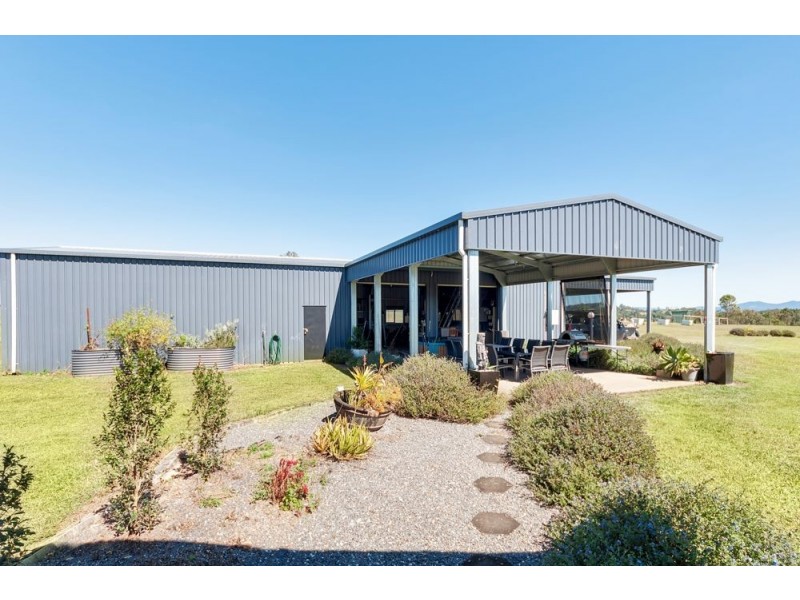 32 Halbert Close, Barrine QLD 4872