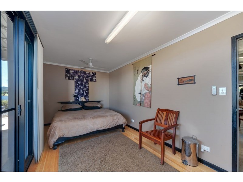 32 Halbert Close, Barrine QLD 4872