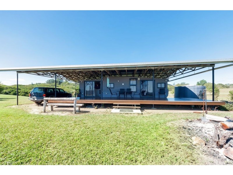 32 Halbert Close, Barrine QLD 4872