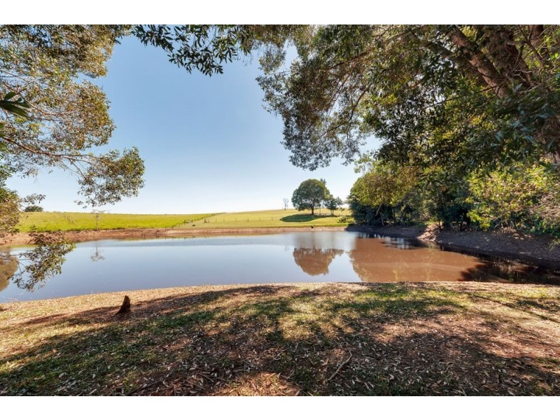 32 Halbert Close, Barrine QLD 4872