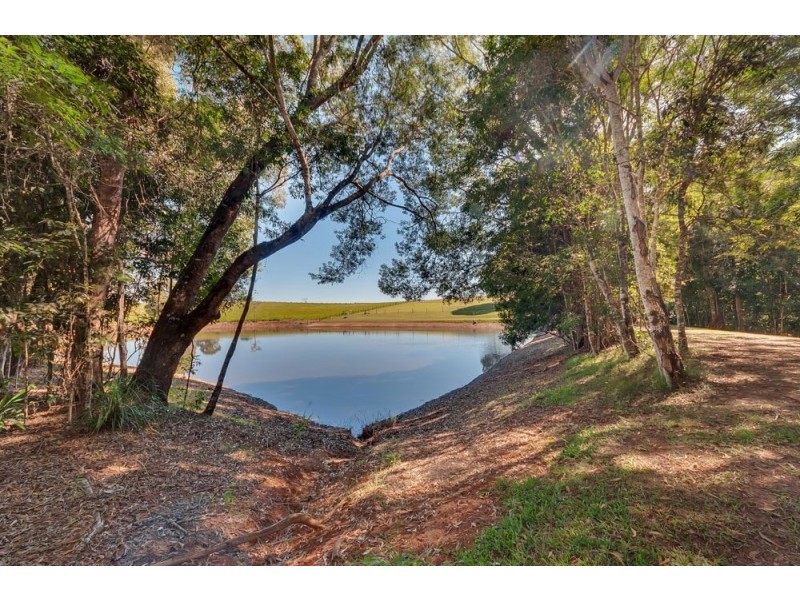 32 Halbert Close, Barrine QLD 4872