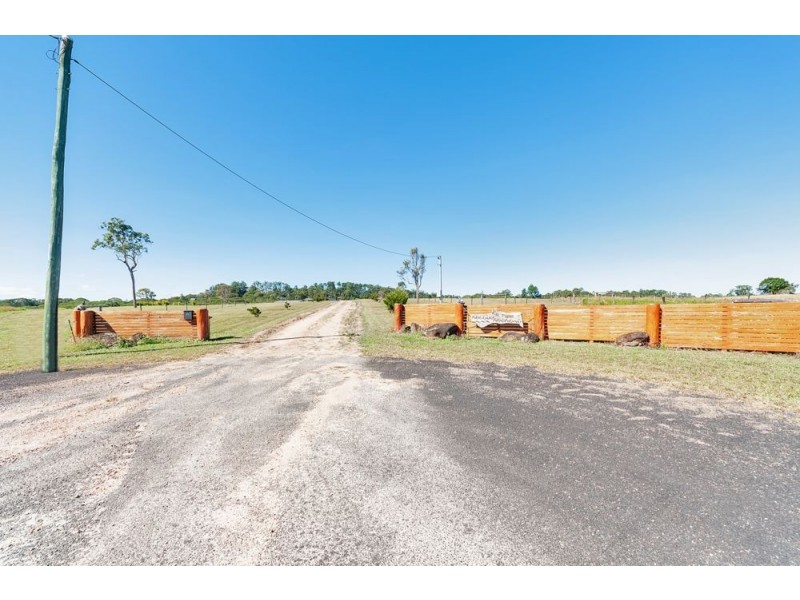 32 Halbert Close, Barrine QLD 4872