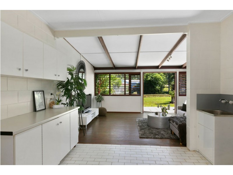 22/2 – 6 Lake Placid Road, Caravonica QLD 4878