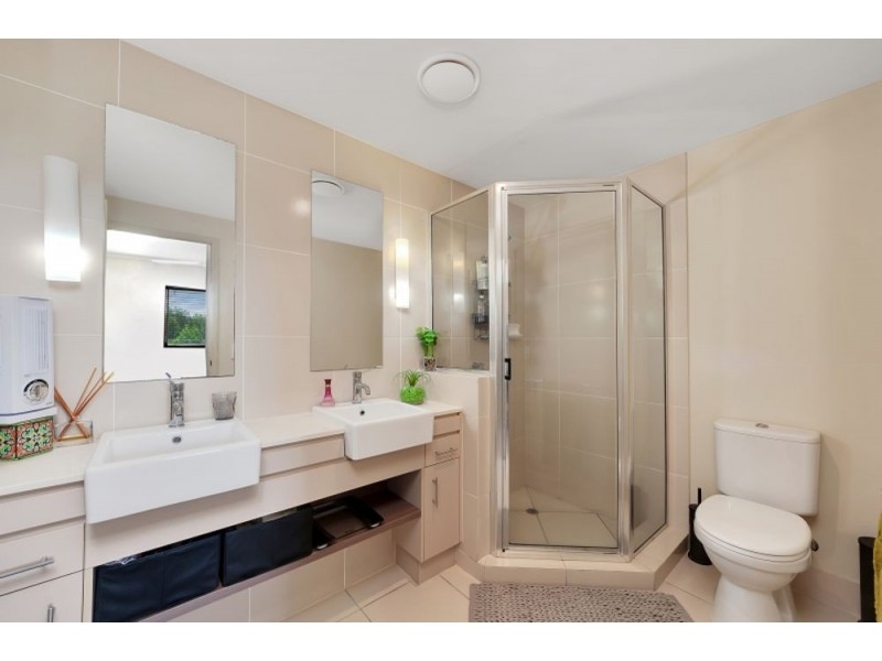 270 12 Gregory Street, Westcourt QLD 4870