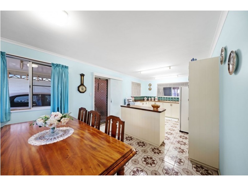 30 Sommerville Cresent, Whitfield QLD 4870