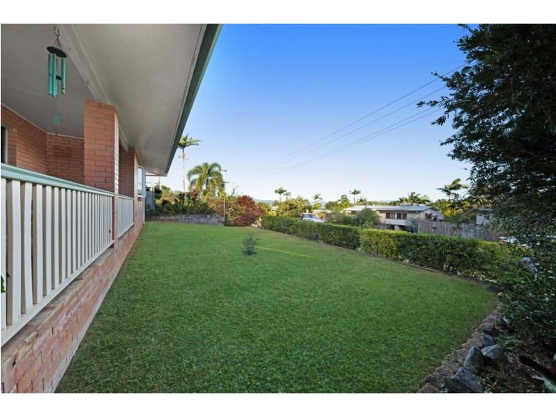 30 Sommerville Cresent, Whitfield QLD 4870