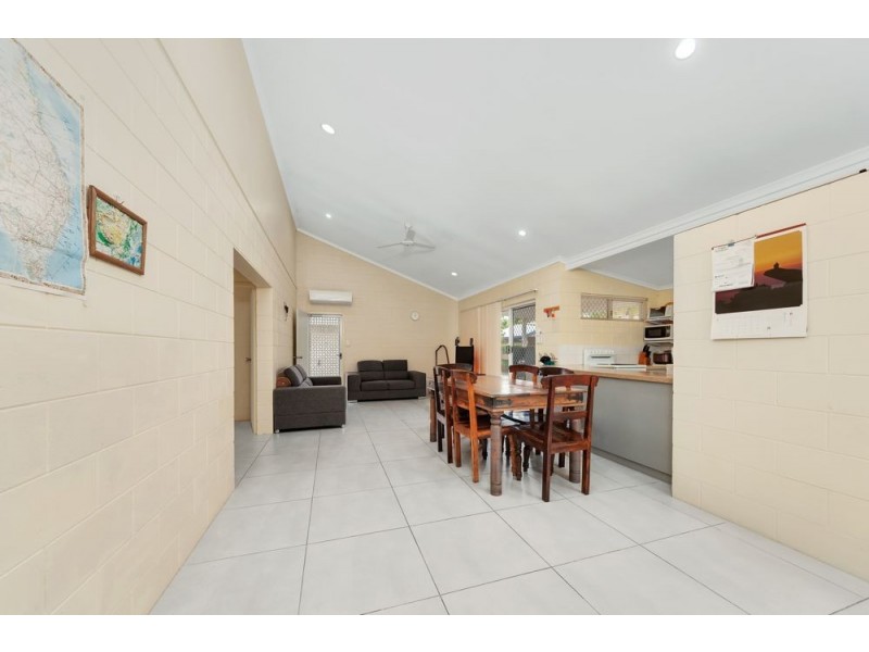 2/12-14 Ireland Crescent, Whitfield QLD 4870