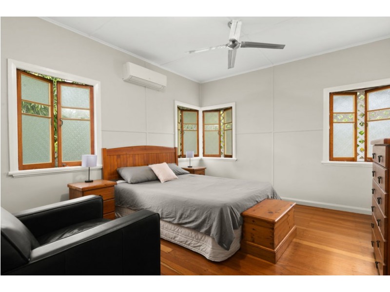 8 Fulton Close, Whitfield QLD 4870