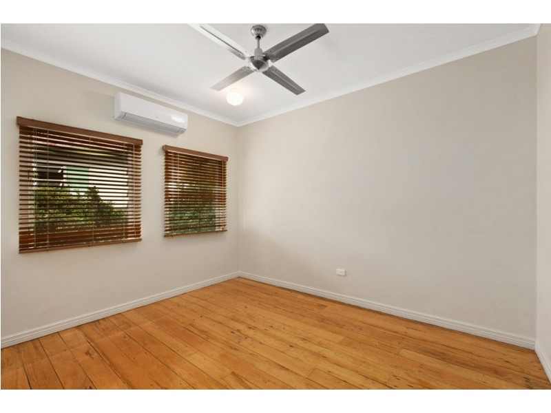 8 Fulton Close, Whitfield QLD 4870
