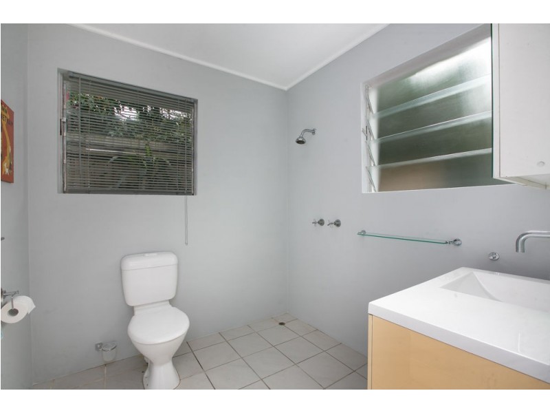 8 Fulton Close, Whitfield QLD 4870