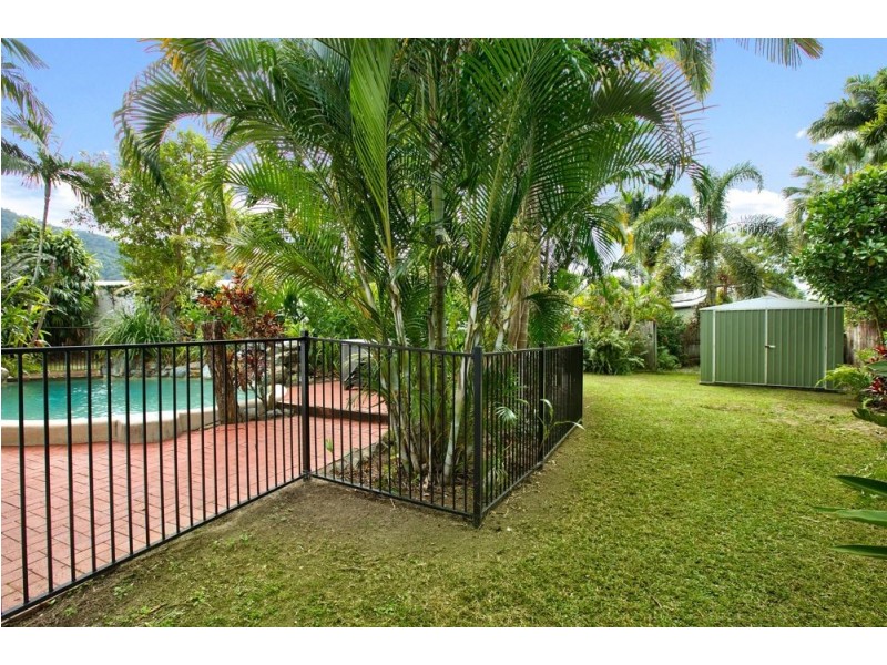 8 Fulton Close, Whitfield QLD 4870