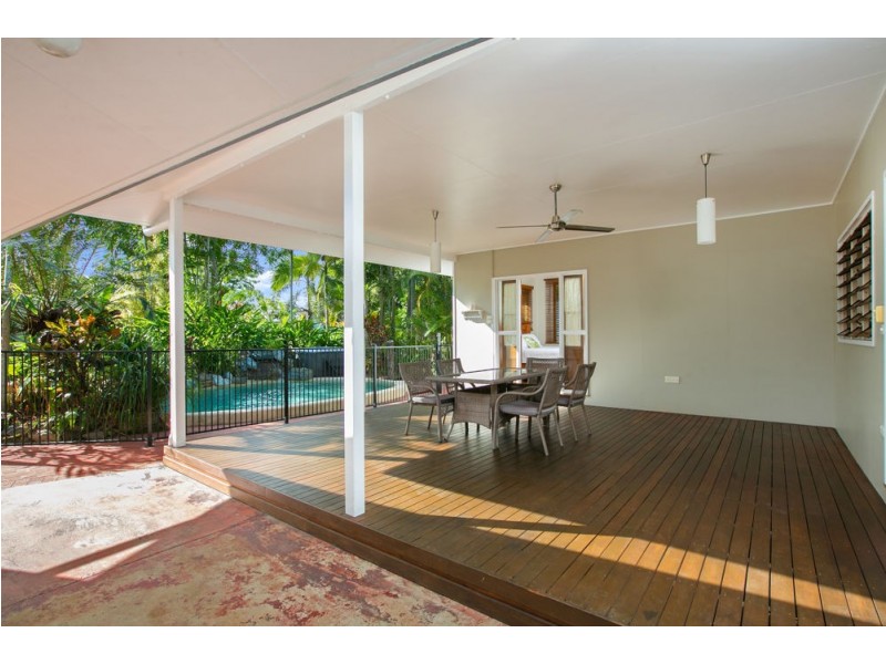8 Fulton Close, Whitfield QLD 4870