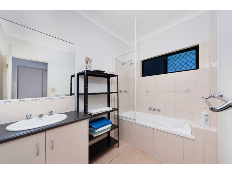 34 William Hickey Street, Redlynch QLD 4870