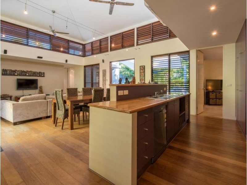 17 Barrier Close, Clifton Beach QLD 4879