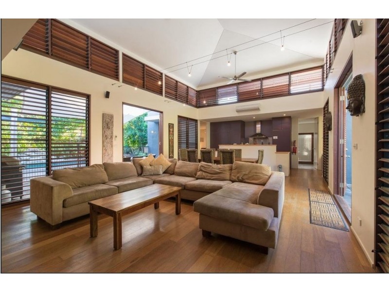 17 Barrier Close, Clifton Beach QLD 4879