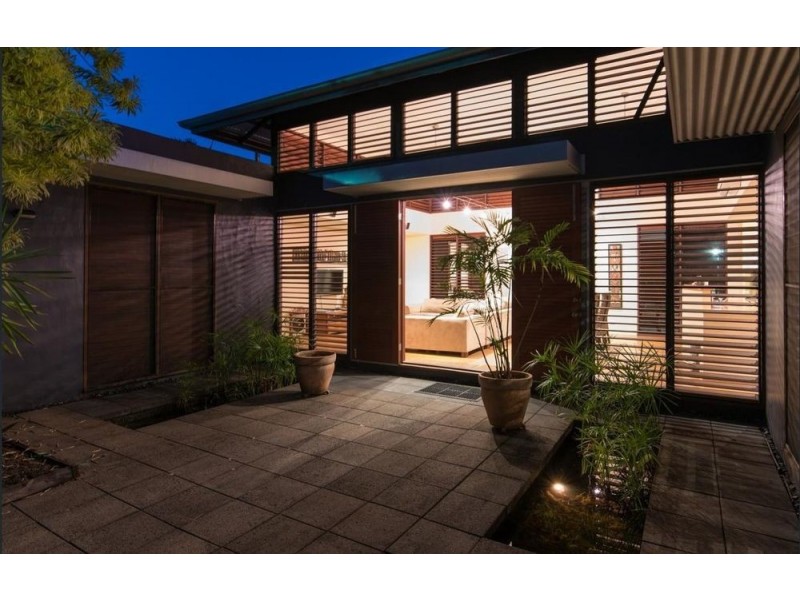 17 Barrier Close, Clifton Beach QLD 4879