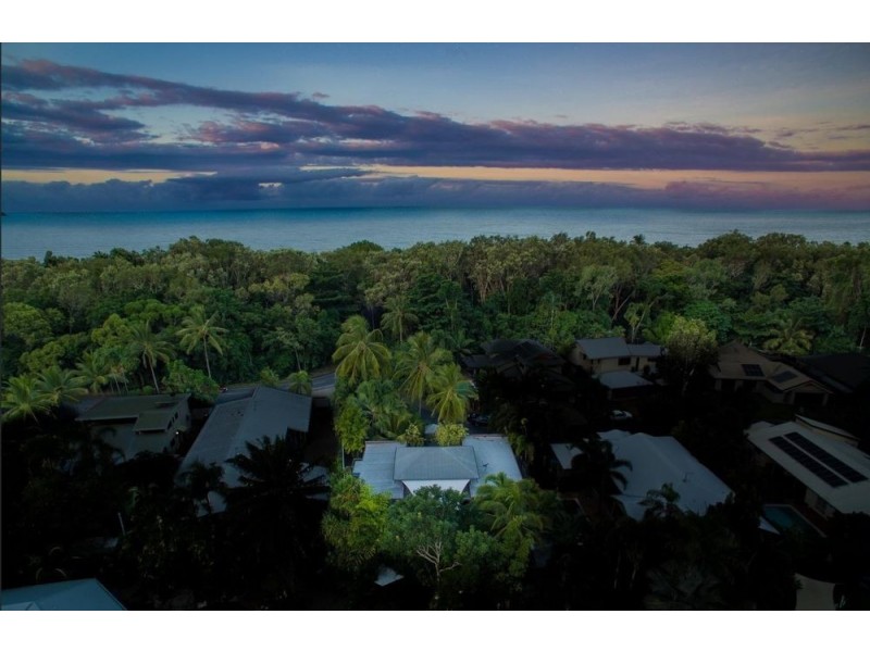 17 Barrier Close, Clifton Beach QLD 4879