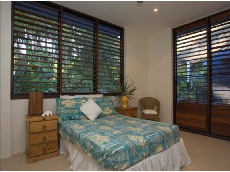 17 Barrier Close, Clifton Beach QLD 4879