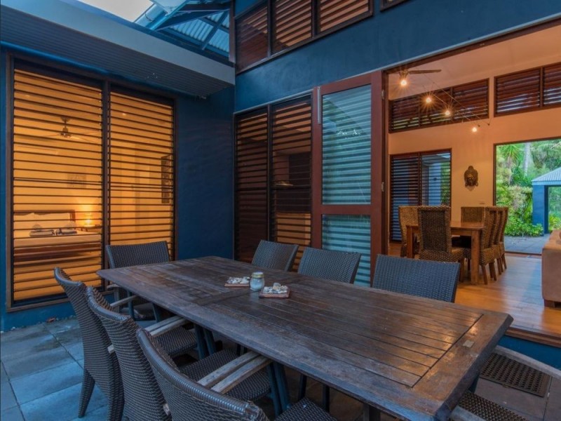 17 Barrier Close, Clifton Beach QLD 4879