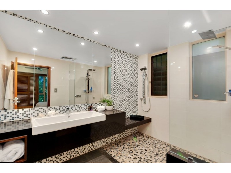 5/17 Colonel Cummings Drive, Palm Cove QLD 4879