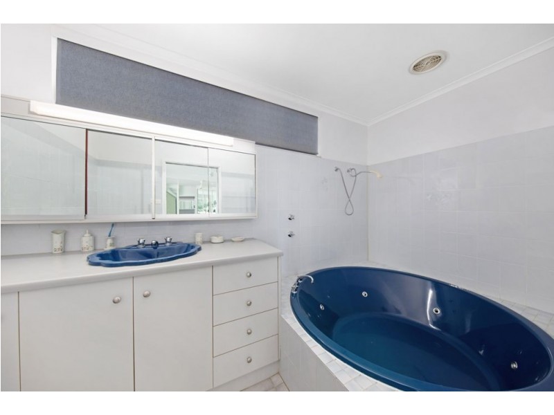 6 Sandray Close, Edge Hill QLD 4870