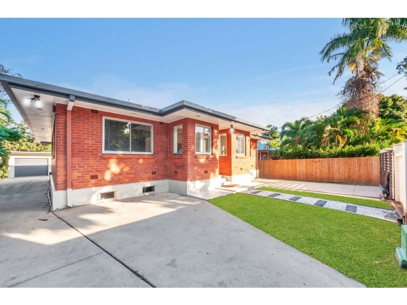 9 Mona Street, Whitfield QLD 4870