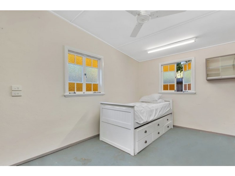 9 Mona Street, Whitfield QLD 4870