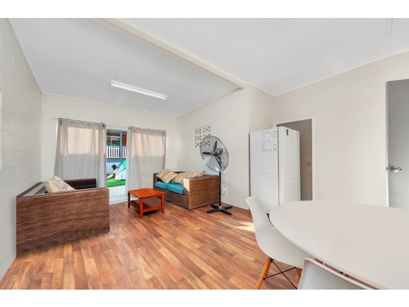 9 Mona Street, Whitfield QLD 4870