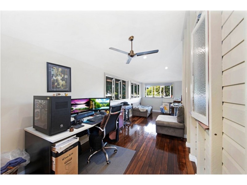 219 Harvey Road, Redlynch QLD 4870