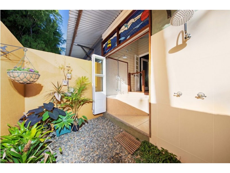 219 Harvey Road, Redlynch QLD 4870