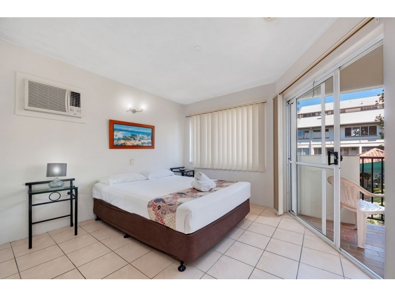 15/239 Lake Street, Cairns North QLD 4870