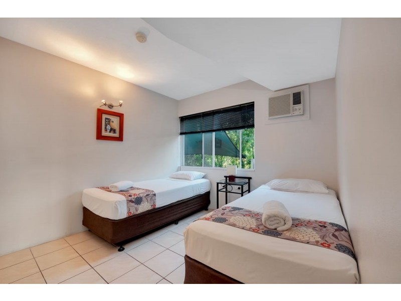 15/239 Lake Street, Cairns North QLD 4870