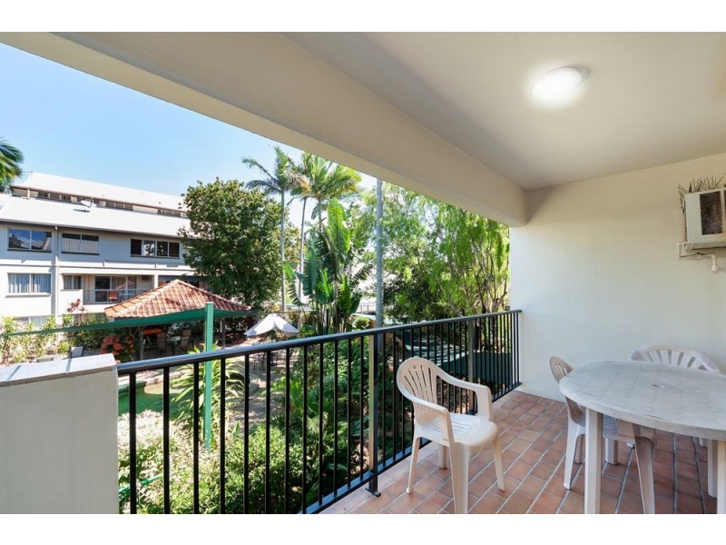 15/239 Lake Street, Cairns North QLD 4870