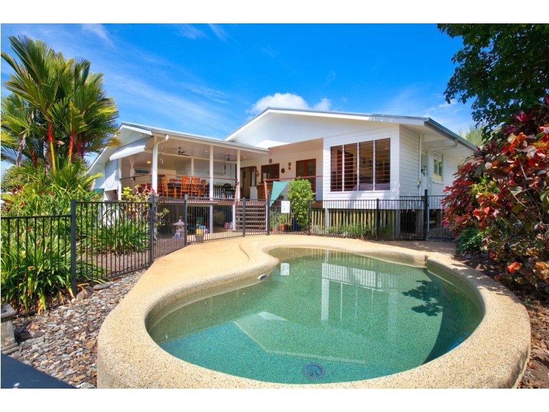 12 Fogarty Street, Whitfield QLD 4870